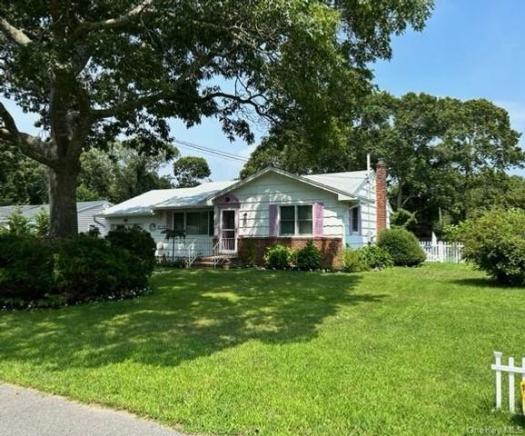29 Maryland Boulevard, Hampton Bays, NY 11946