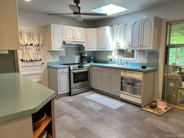 29 Maryland Boulevard, Hampton Bays, NY 11946