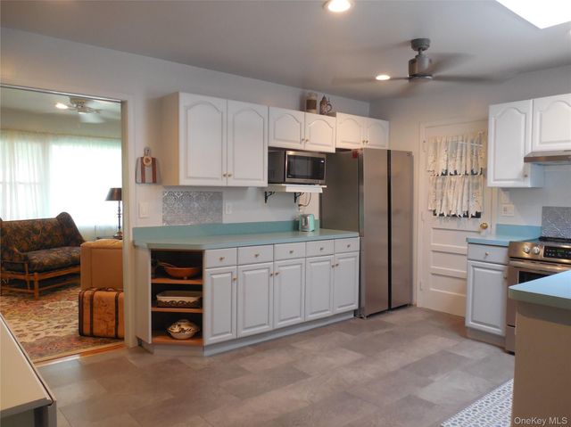 29 Maryland Boulevard, Hampton Bays, NY 11946
