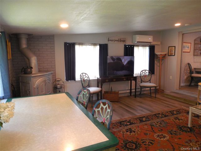 29 Maryland Boulevard, Hampton Bays, NY 11946