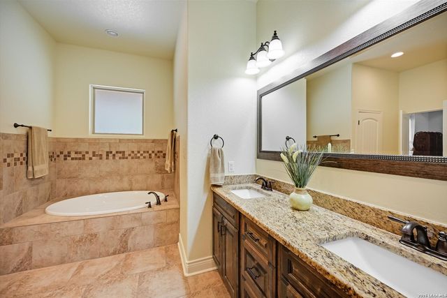 281 Kellog, Fischer, TX 78623