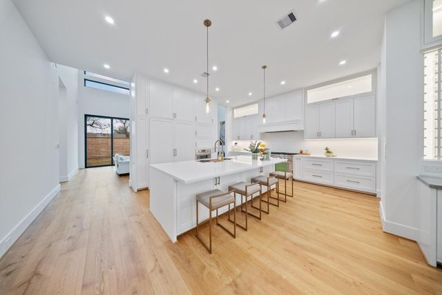 6510 Sivley Street, Houston, TX 77055