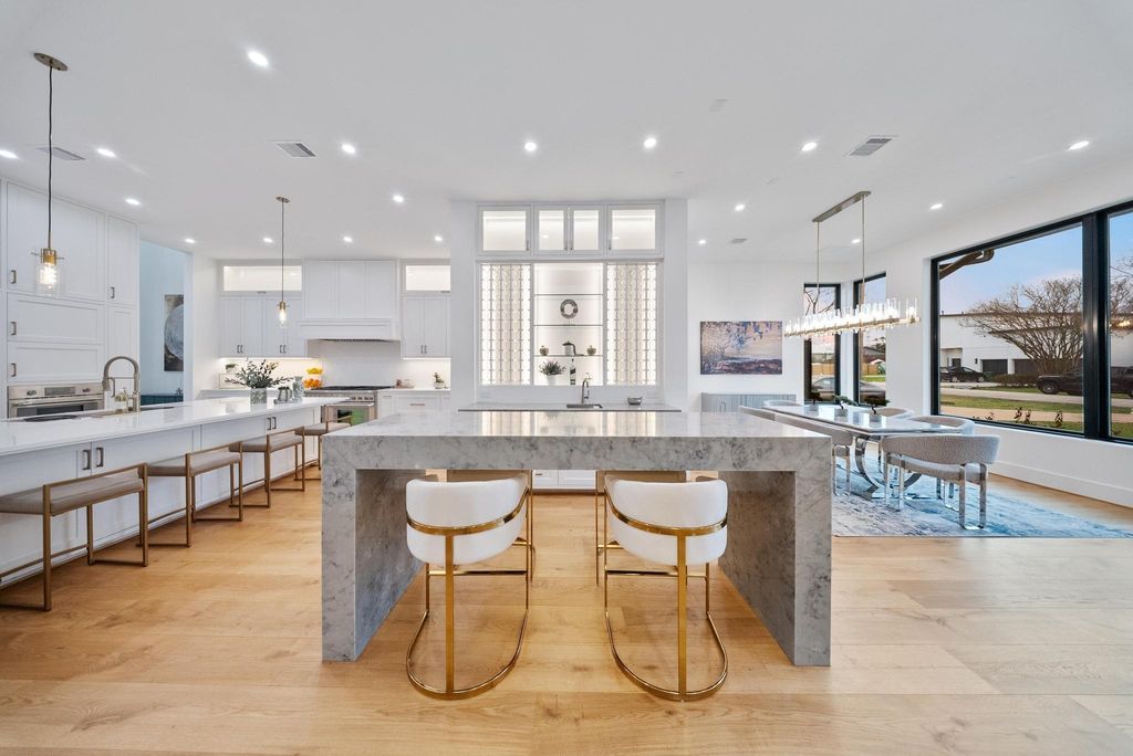 6510 Sivley Street, Houston, TX 77055