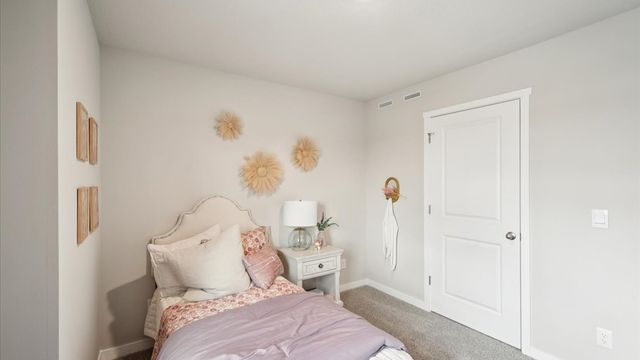 9435 Lovegrass Drive SW, Cedar Rapids, IA 52404