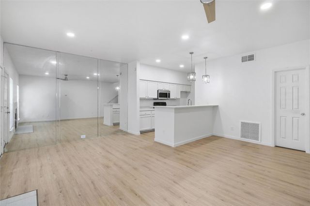 7318 Regency Square Court 7318, Houston, TX 77036