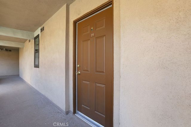 17000 Burbank Boulevard 211, Encino, CA 91316