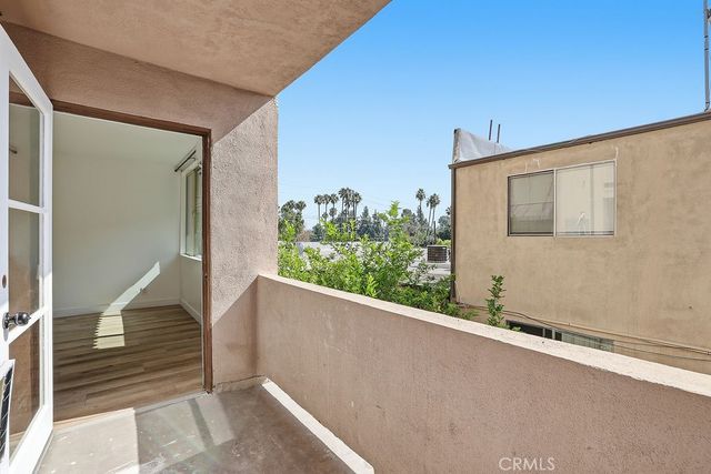 17000 Burbank Boulevard 211, Encino, CA 91316