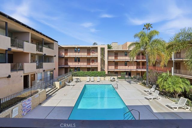 17000 Burbank Boulevard 211, Encino, CA 91316