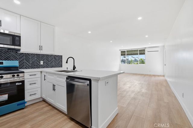 17000 Burbank Boulevard 211, Encino, CA 91316