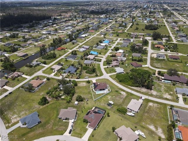 105 SW 17th PL, Cape Coral, FL 33991