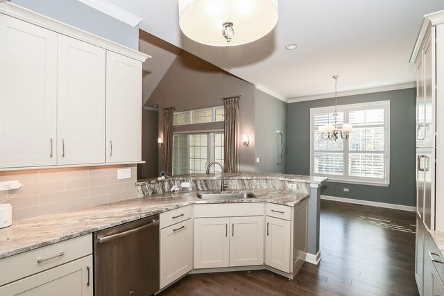 6 Sugar Maple Court, Lake In The Hills, IL 60156