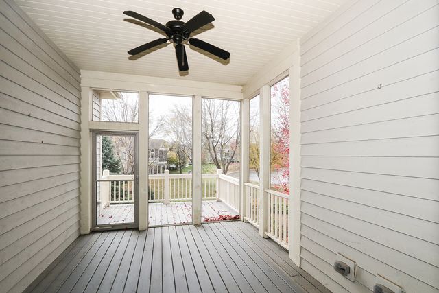 6 Sugar Maple Court, Lake In The Hills, IL 60156