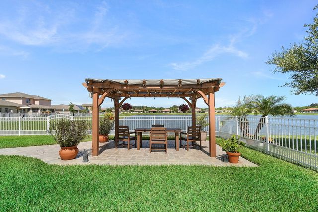 840 Gairloch Lane, Fort Pierce, FL 34947