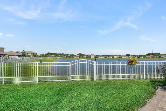 840 Gairloch Lane, Fort Pierce, FL 34947