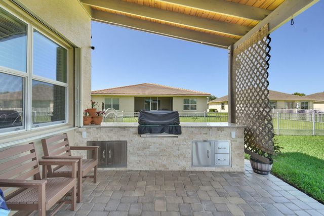 840 Gairloch Lane, Fort Pierce, FL 34947