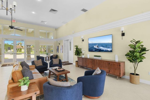 840 Gairloch Lane, Fort Pierce, FL 34947