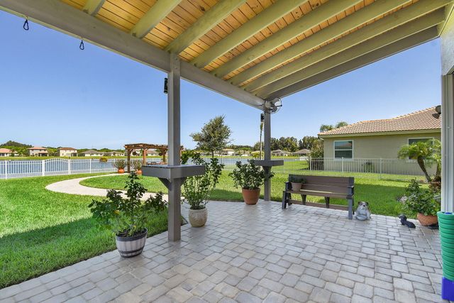 840 Gairloch Lane, Fort Pierce, FL 34947