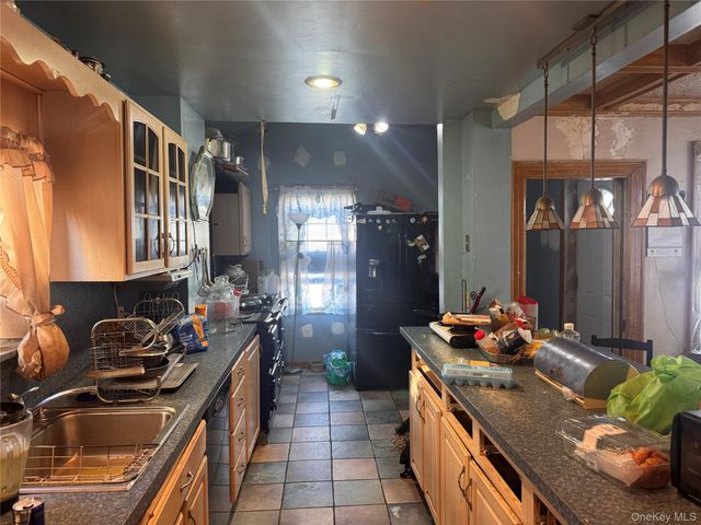 104-17 189th Street, Saint Albans, NY 11412