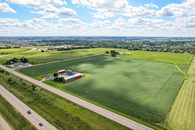 6889 and 6897 North Towne Road, Deforest, WI 53532