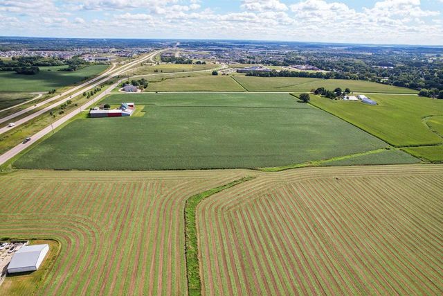 6889 and 6897 North Towne Road, Deforest, WI 53532