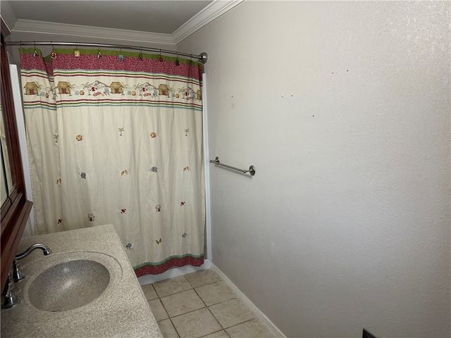 113 White Point Dr, Sandia, TX 78383