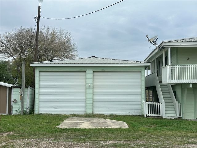 113 White Point Dr, Sandia, TX 78383