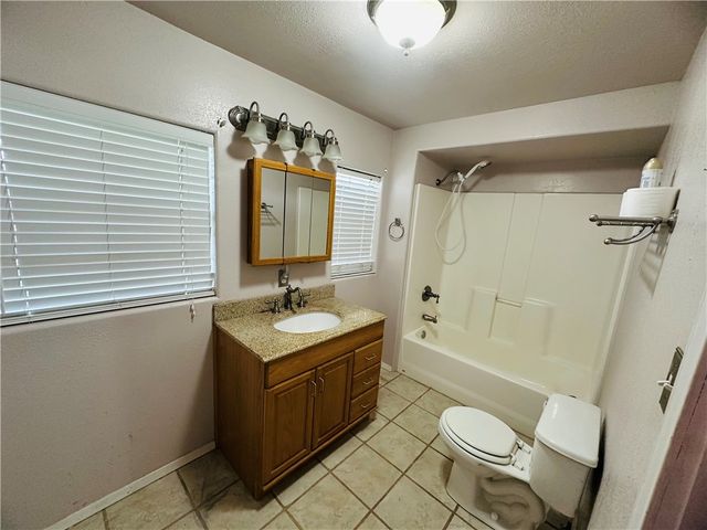 113 White Point Dr, Sandia, TX 78383