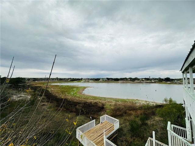 113 White Point Dr, Sandia, TX 78383
