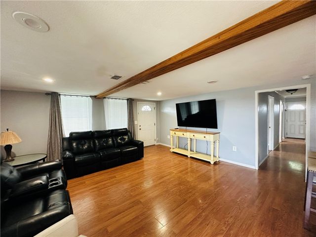 113 White Point Dr, Sandia, TX 78383