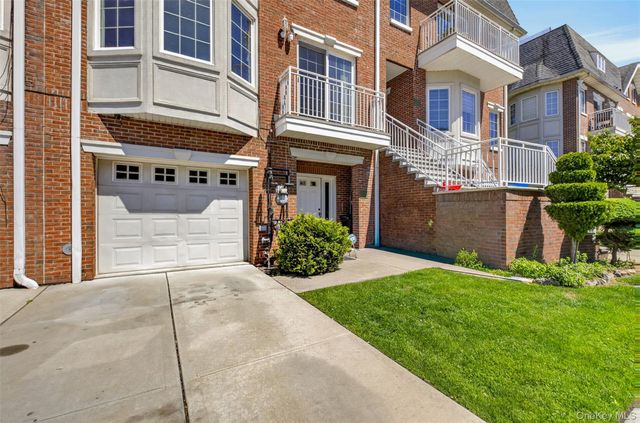 343 Soundview Lane, College Point, NY 11356