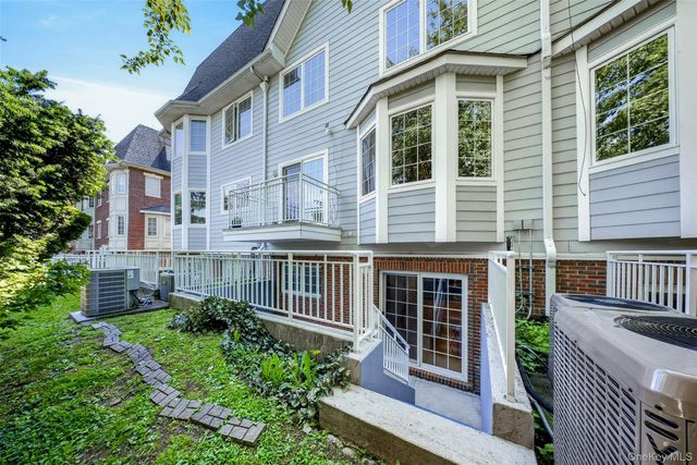 343 Soundview Lane, College Point, NY 11356