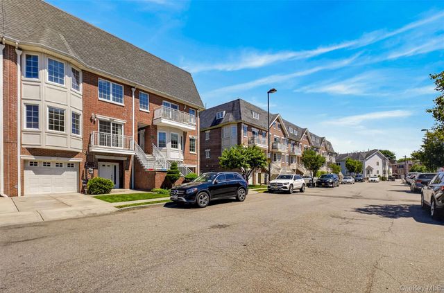 343 Soundview Lane, College Point, NY 11356