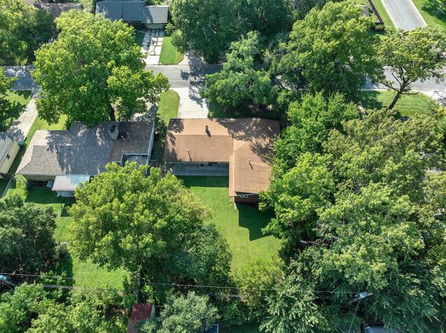 860 N Valleyview St, Wichita, KS 67212