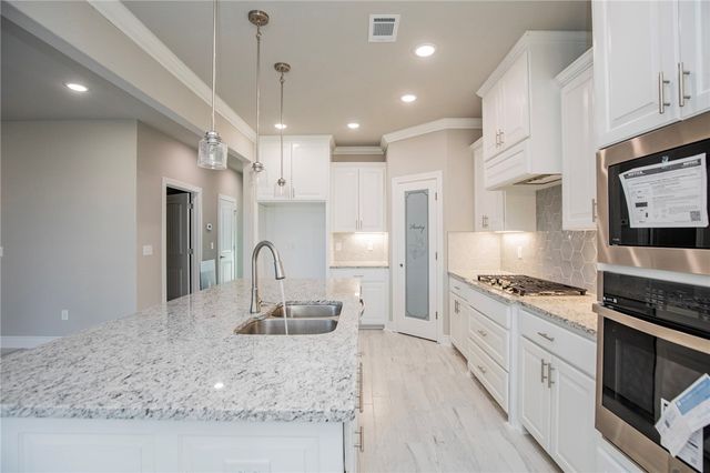 6702 SW Basswood Avenue, Bentonville, AR 72713