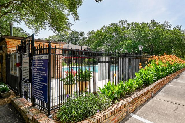 5244 Arboles Drive 6, Houston, TX 77035