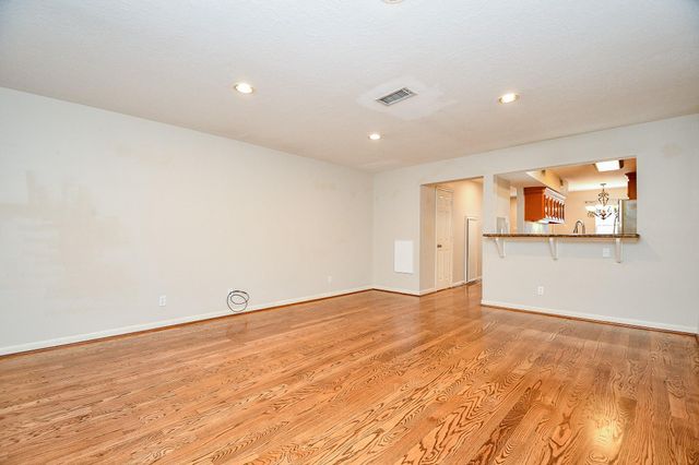 5244 Arboles Drive 6, Houston, TX 77035