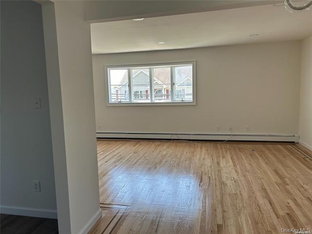 3559 Bayview St, Seaford, NY 11783