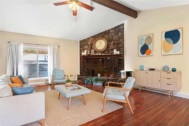 1016 S 27th Street, Rogers, AR 72758