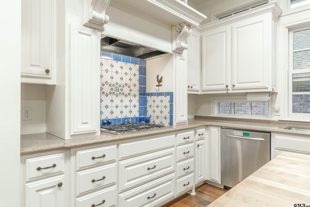 736 Fairmont Drive, Tyler, TX 75701