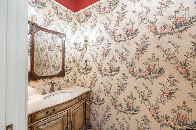 736 Fairmont Drive, Tyler, TX 75701