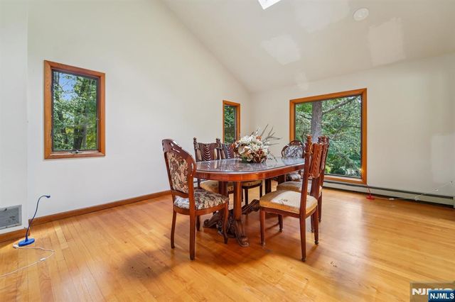 724 Tall Oaks Court, Franklin Lakes, NJ 07417