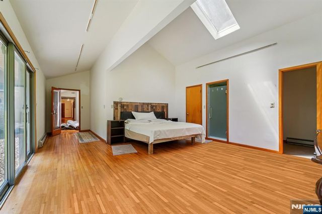724 Tall Oaks Court, Franklin Lakes, NJ 07417