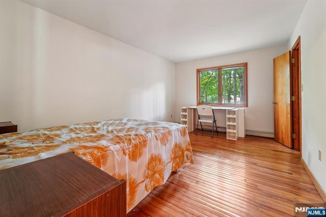 724 Tall Oaks Court, Franklin Lakes, NJ 07417