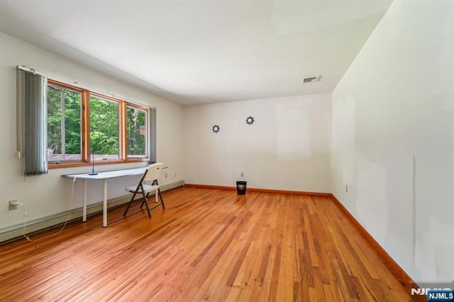 724 Tall Oaks Court, Franklin Lakes, NJ 07417