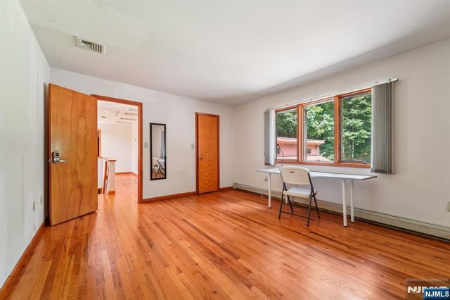 724 Tall Oaks Court, Franklin Lakes, NJ 07417