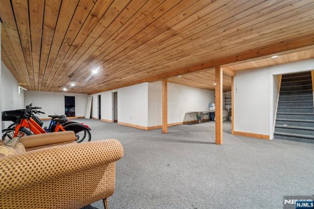 724 Tall Oaks Court, Franklin Lakes, NJ 07417