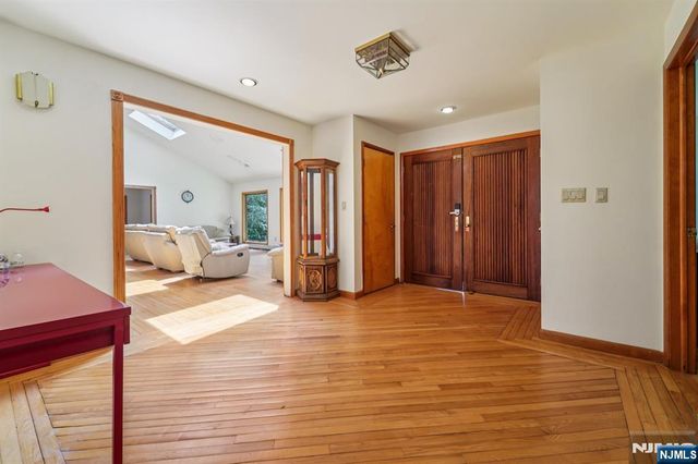 724 Tall Oaks Court, Franklin Lakes, NJ 07417