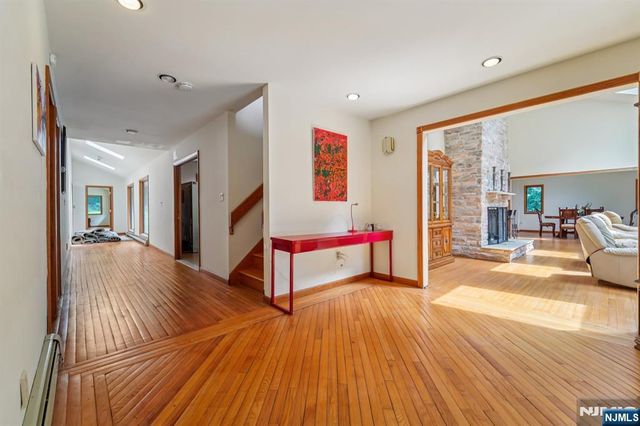 724 Tall Oaks Court, Franklin Lakes, NJ 07417