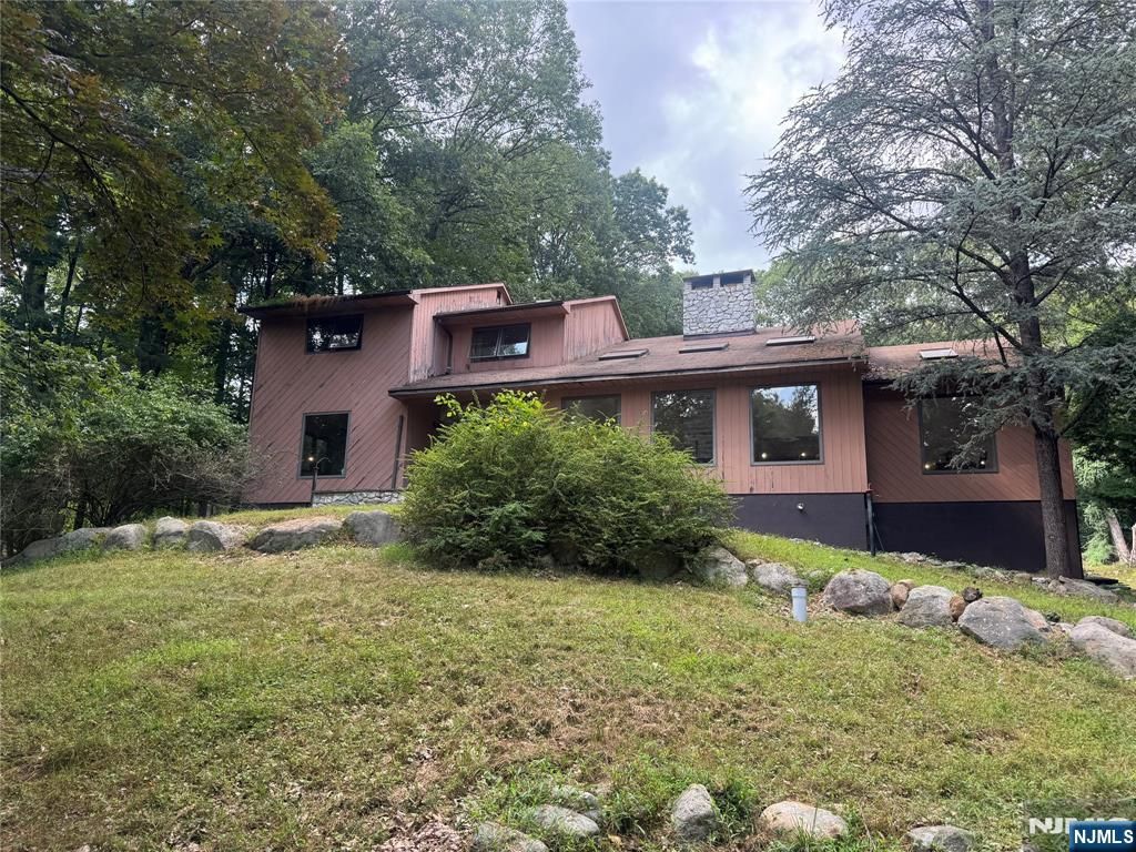 724 Tall Oaks Court, Franklin Lakes, NJ 07417