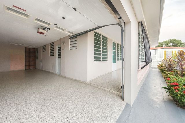 381 JARDIN DE VERSALLES STREET B-1, Vega Baja, PR 00693